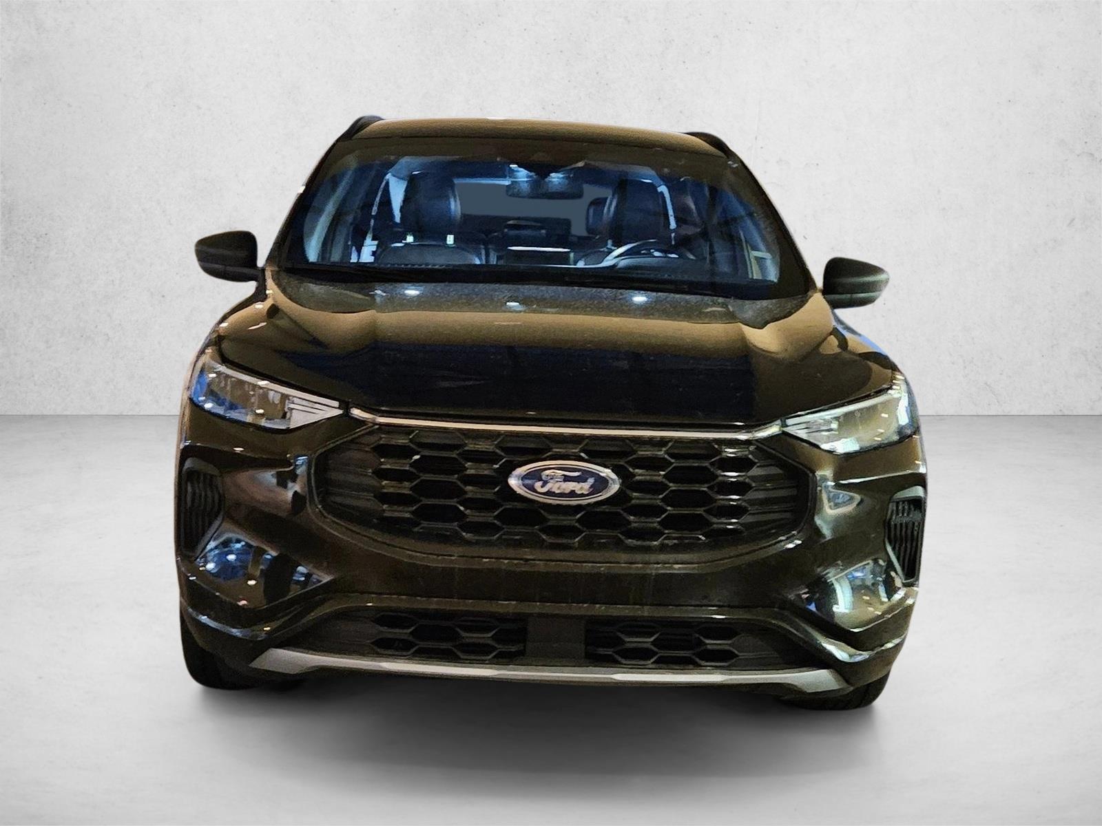 2023 Ford Escape ST-Line photo 2