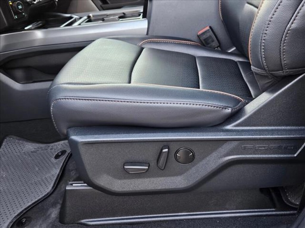 New 2026 Ford F-250 LARIAT Truck Crew Cab