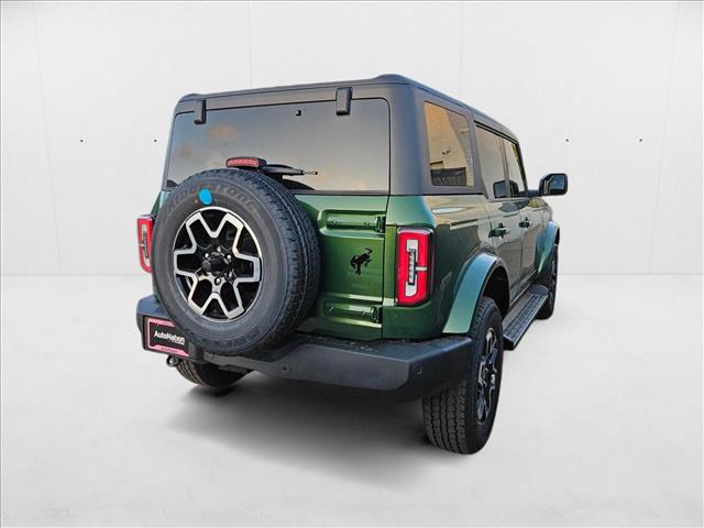 2025 Ford Bronco Outer Banks photo 2