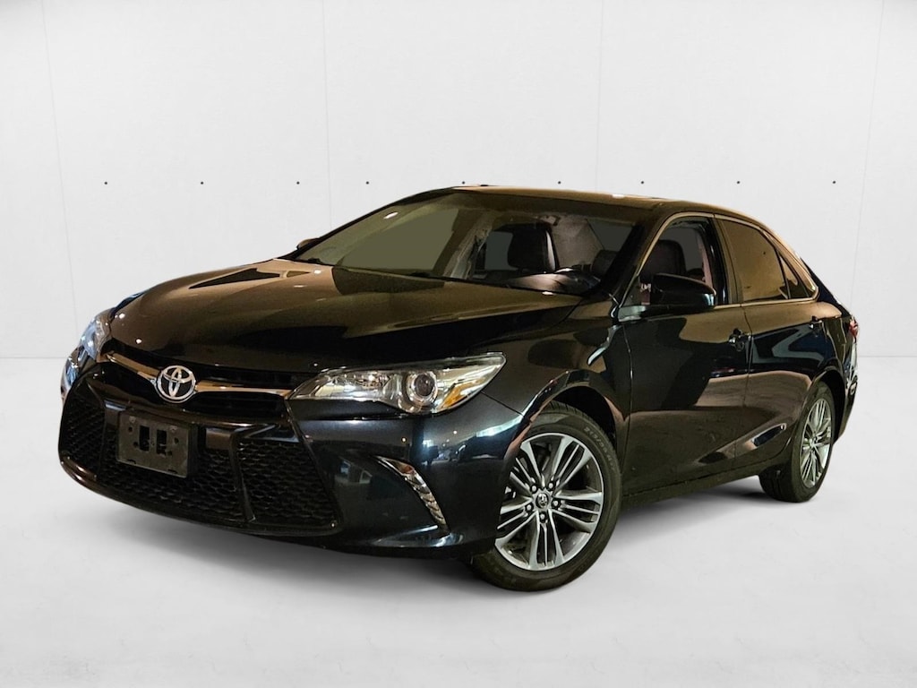 Used 2017 Toyota Camry SE Sedan