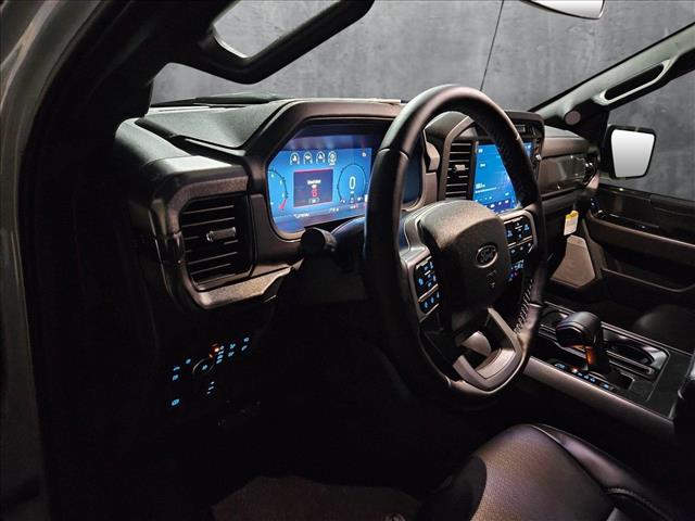 2025 Ford F-150 Lariat photo 3