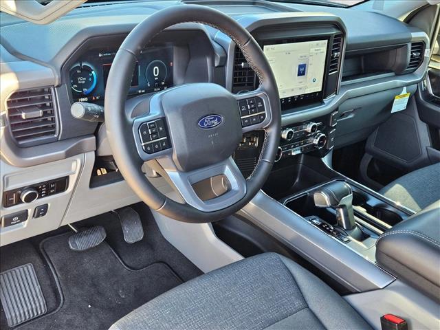 2025 Ford F-150 Lightning XLT photo 3