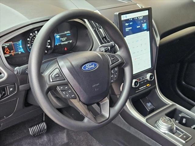 2024 Ford Edge SE photo 3