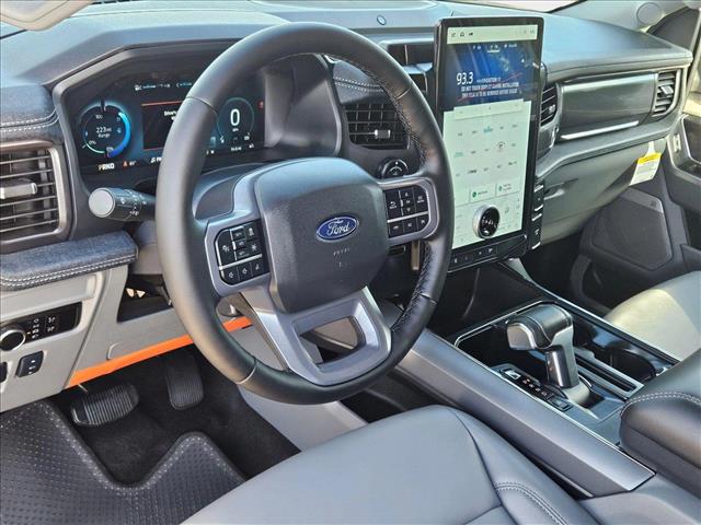 2025 Ford F-150 Lightning photo 3