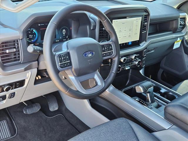 2025 Ford F-150 Lightning XLT photo 3