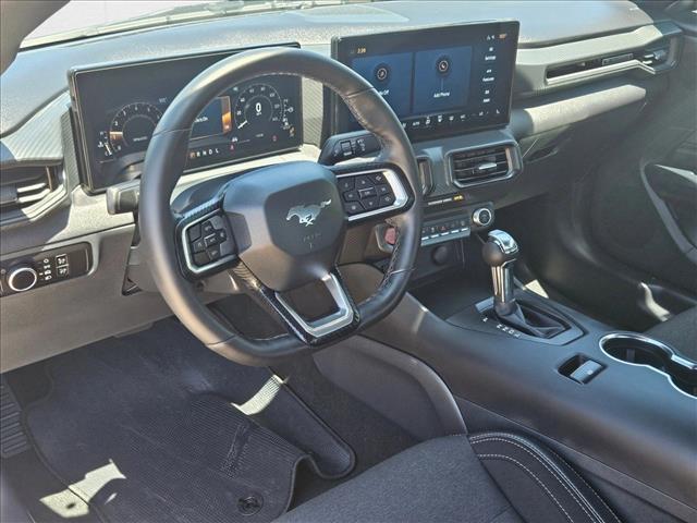 2025 Ford Mustang EcoBoost photo 3