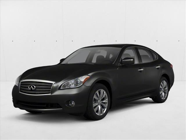2013 INFINITI M 56's photo