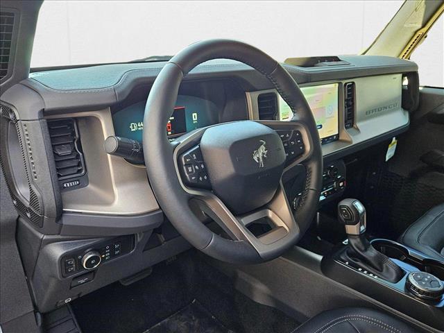 2025 Ford Bronco Outer Banks photo 3