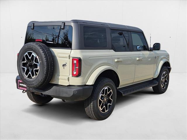 2025 Ford Bronco Outer Banks photo 2