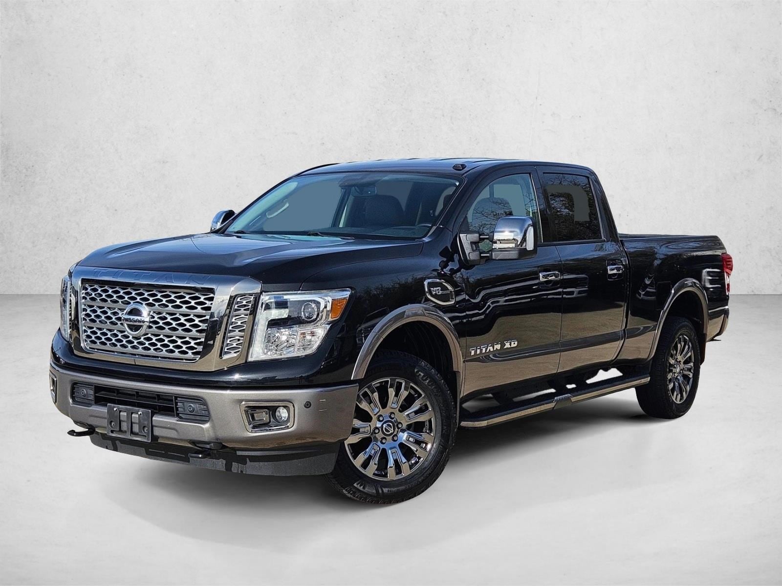 2019 Nissan Titan XD Platinum Reserve's photo