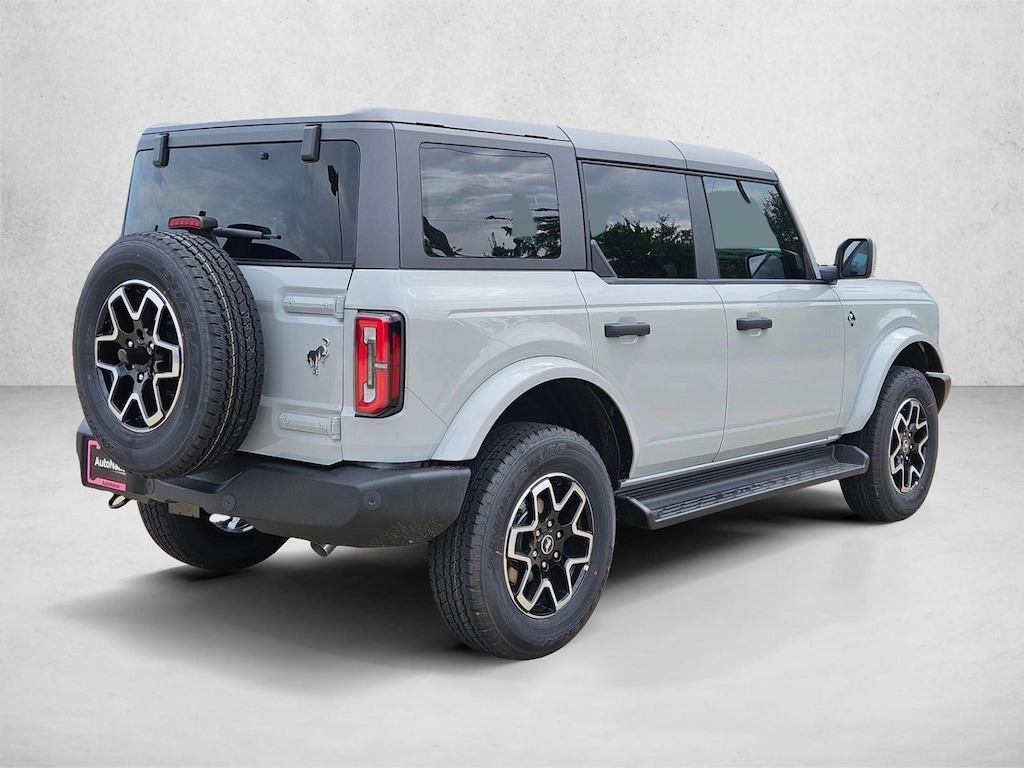 New 2026 Ford Bronco Outer Banks SUV