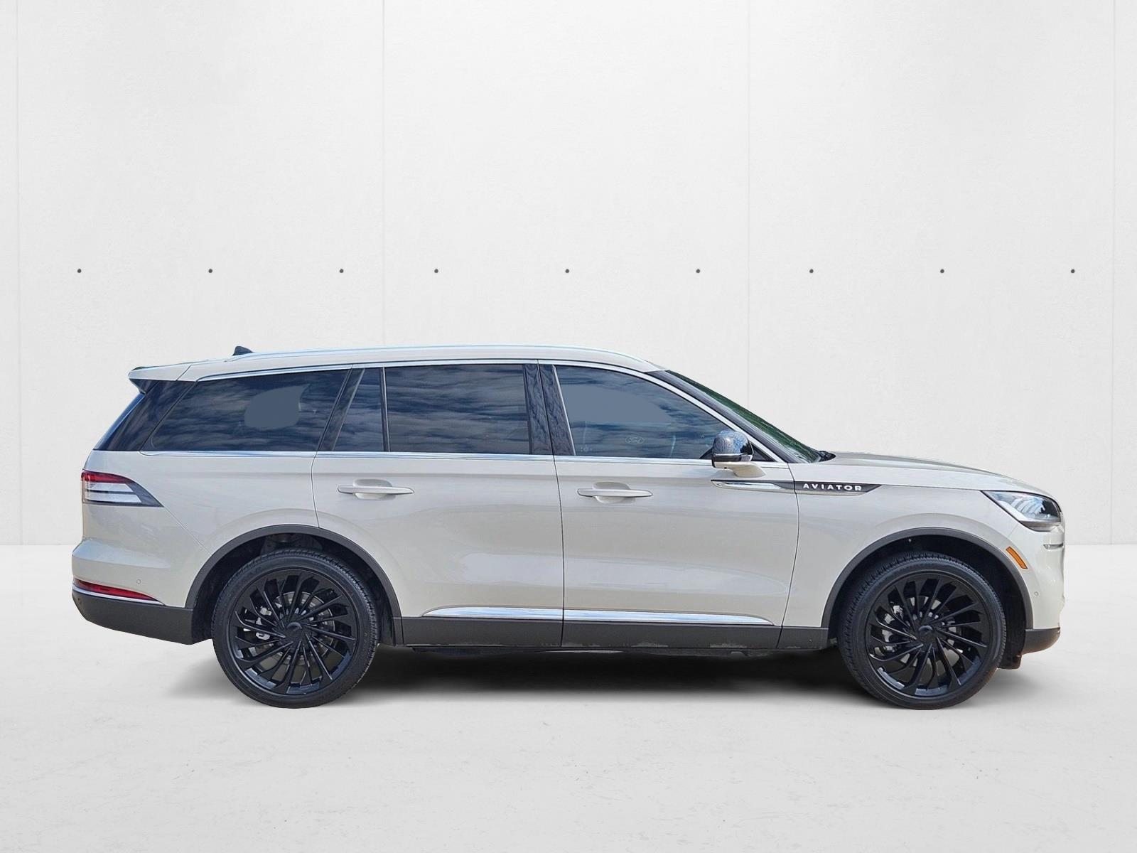 2022 Lincoln Aviator Reserve photo 4