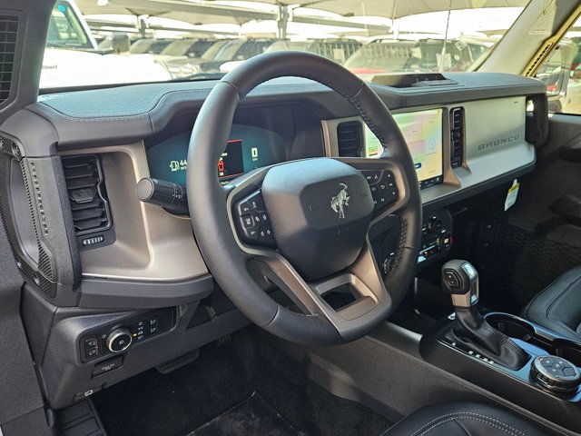 2025 Ford Bronco Outer Banks photo 3