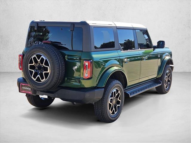 2025 Ford Bronco Outer Banks photo 2