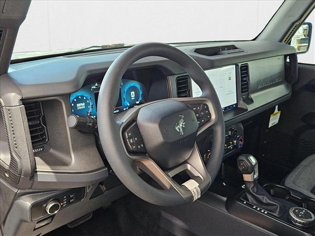 2025 Ford Bronco Base photo 3