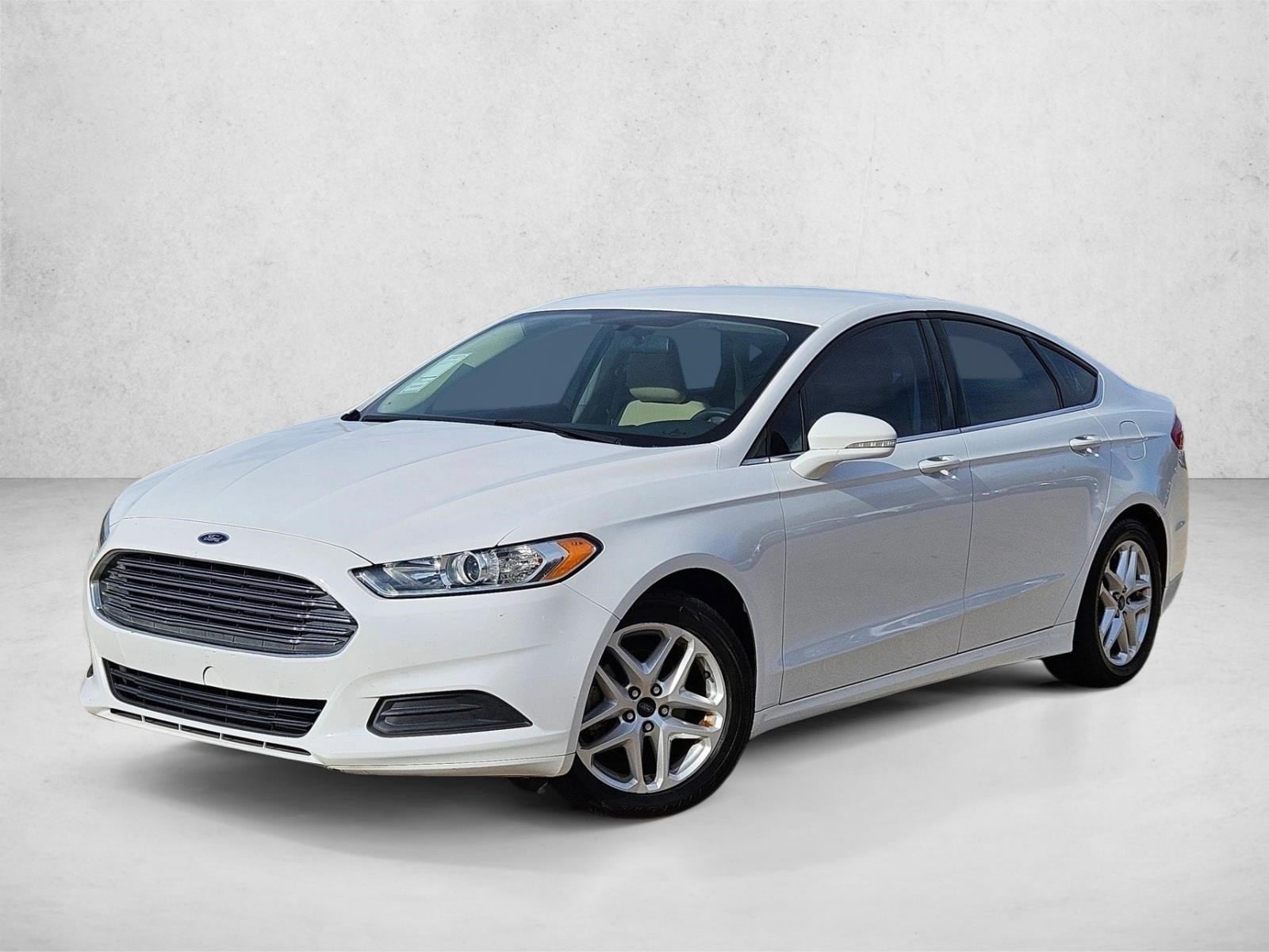 2014 Ford Fusion SE's photo