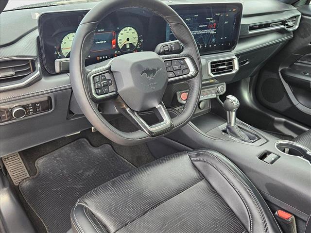 2025 Ford Mustang EcoBoost Premium photo 3