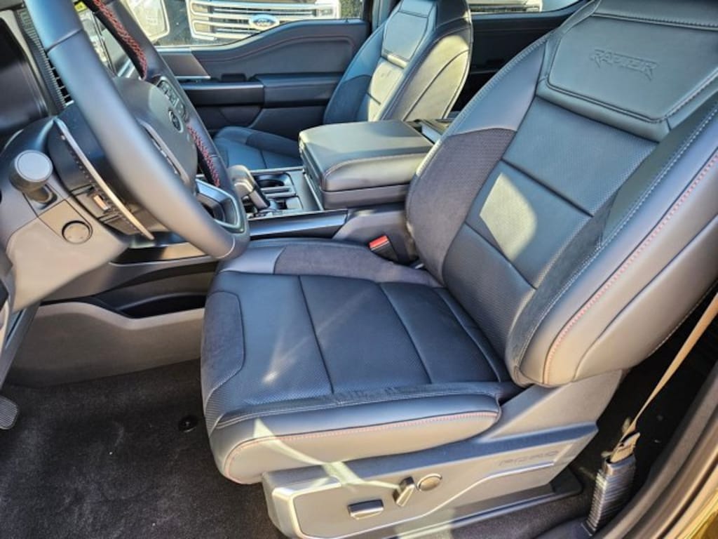 New 2025 Ford F-150 Raptor Truck SuperCrew Cab