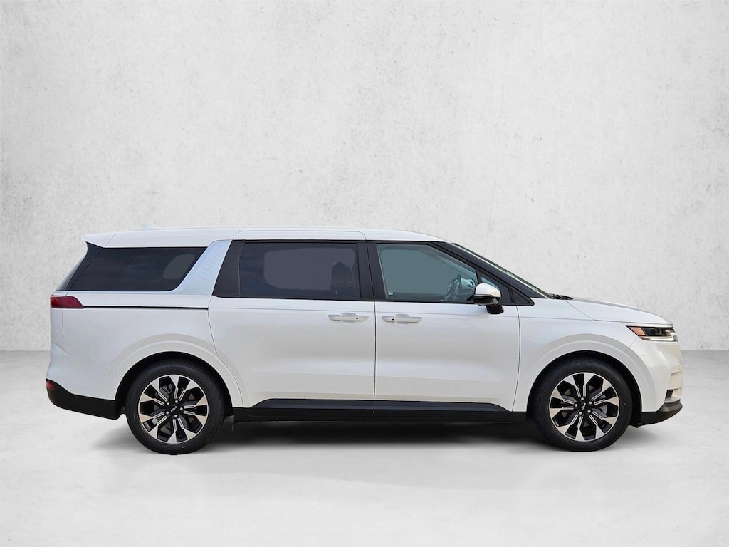 Used 2023 Kia Carnival EX MPV