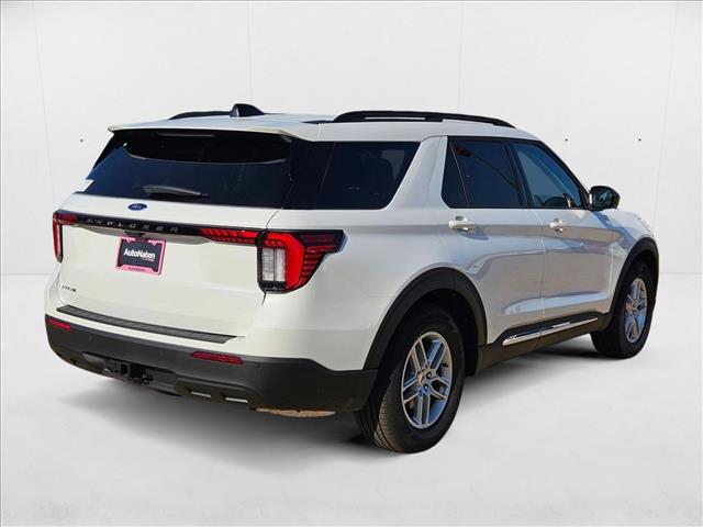 2025 Ford Explorer photo 2