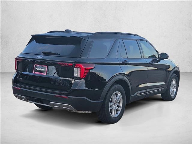 2026 Ford Explorer photo 2