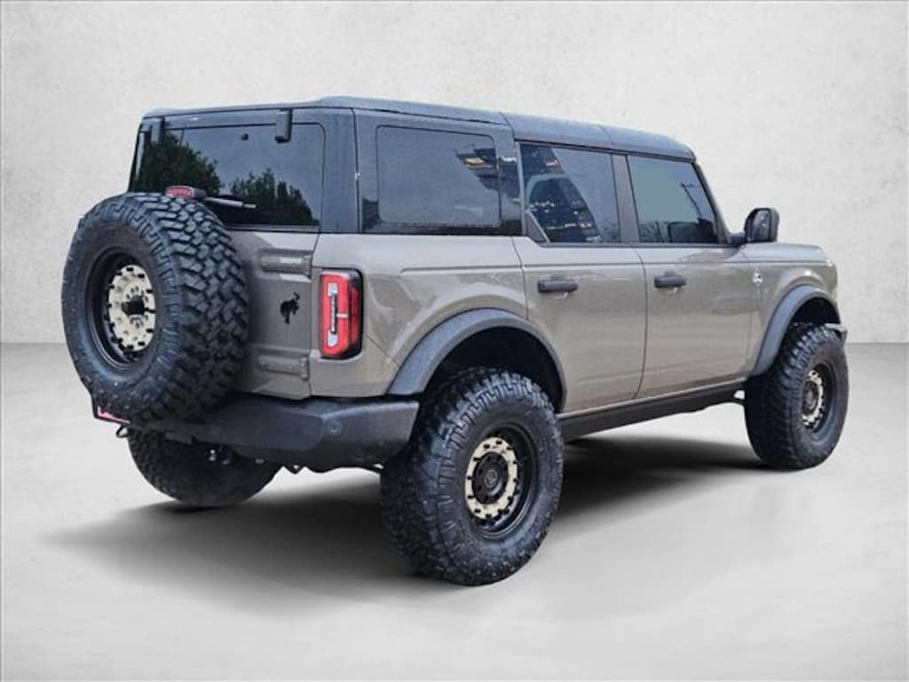 New 2026 Ford Bronco Outer Banks SUV