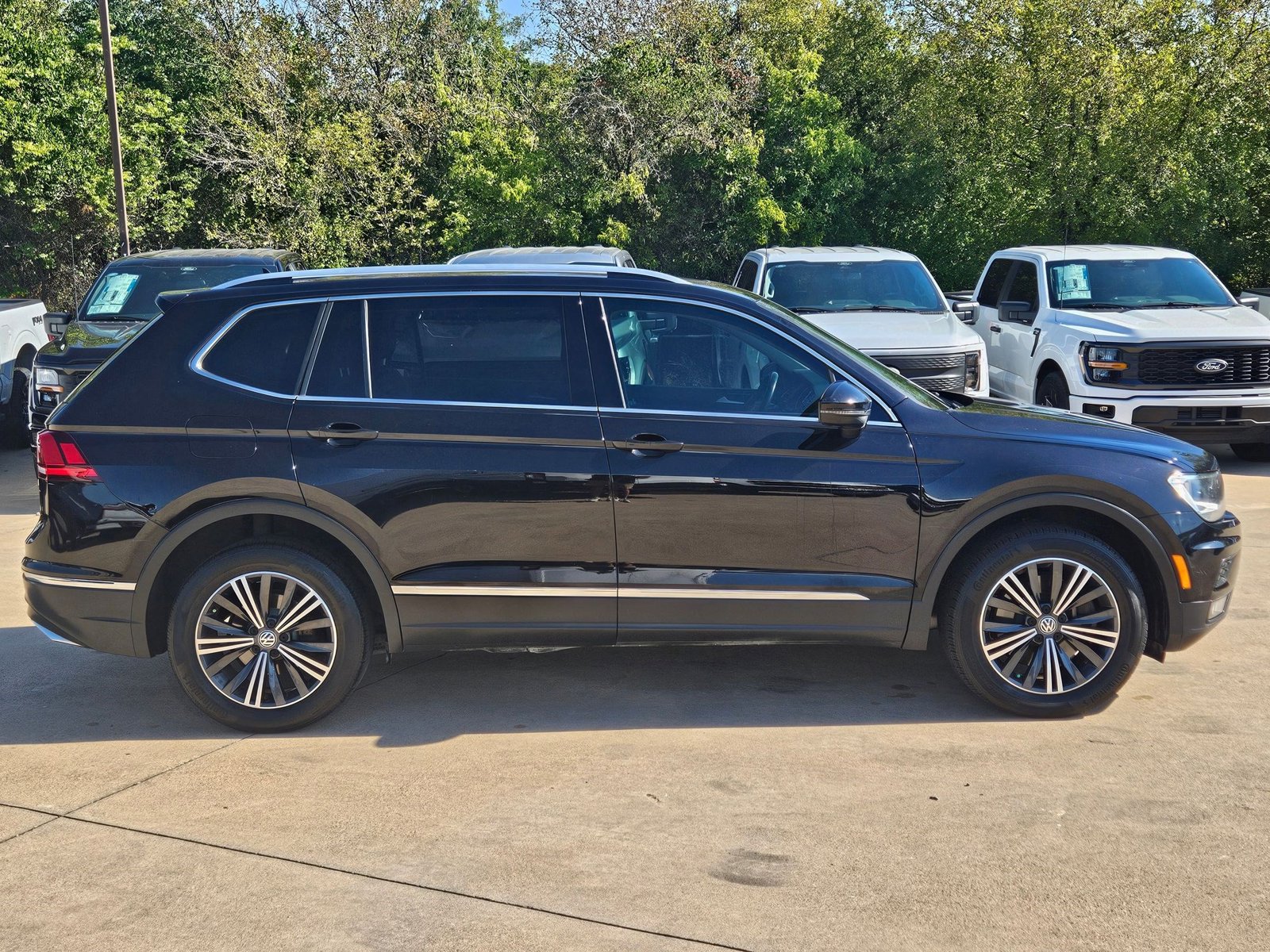 2018 Volkswagen Tiguan SEL photo 4