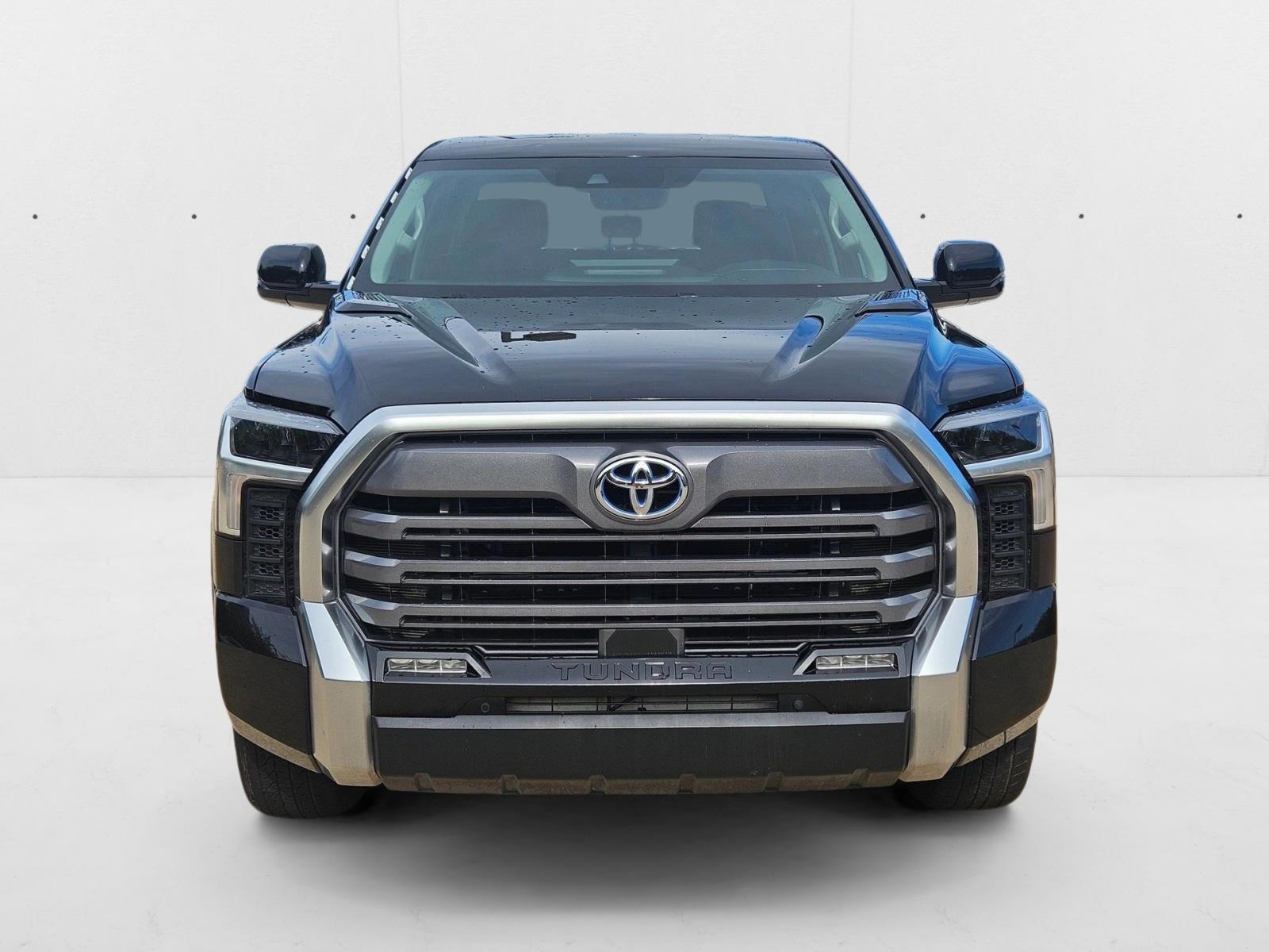 2022 Toyota Tundra Limited CrewMax photo 2