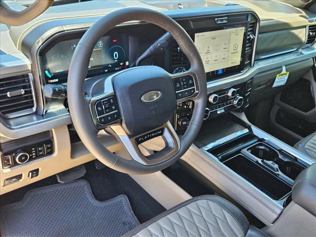 2025 Ford F-450 Platinum photo 3