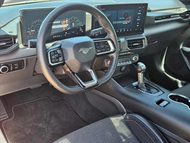 2025 Ford Mustang EcoBoost photo 3