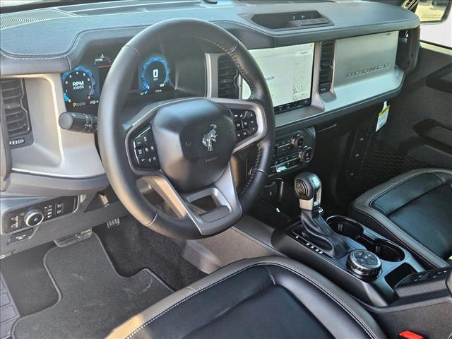 2025 Ford Bronco Outer Banks photo 3