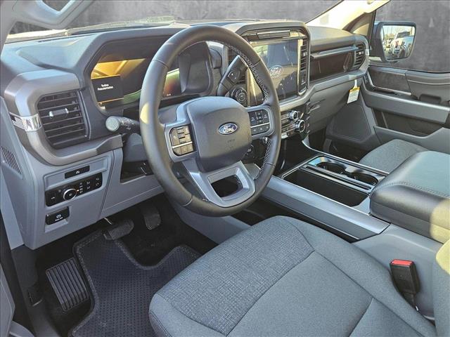 2025 Ford F-150 XLT photo 3