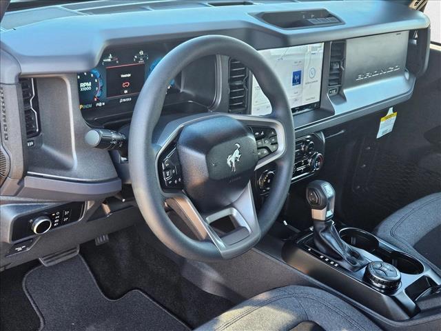 2025 Ford Bronco Base photo 3