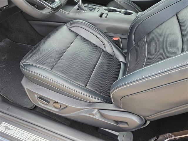 2025 Ford Mustang EcoBoost Premium photo 4