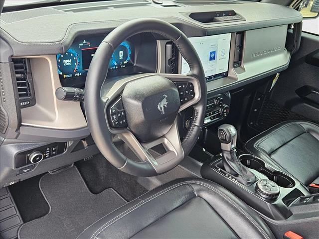2025 Ford Bronco Outer Banks photo 3