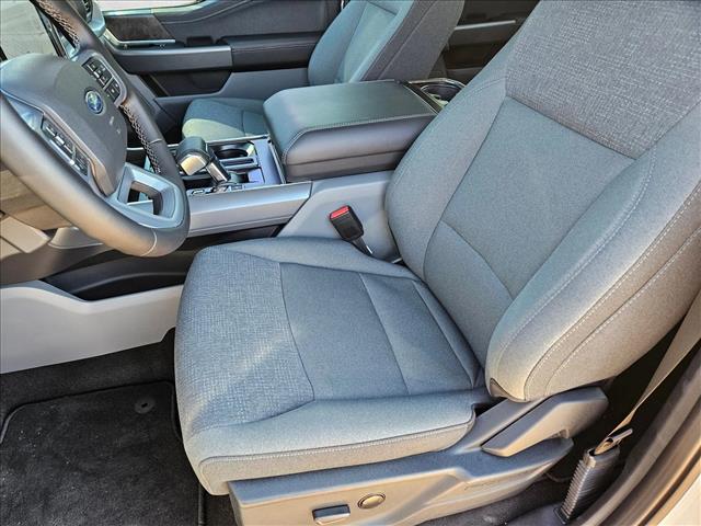 2025 Ford F-150 Lightning XLT photo 4