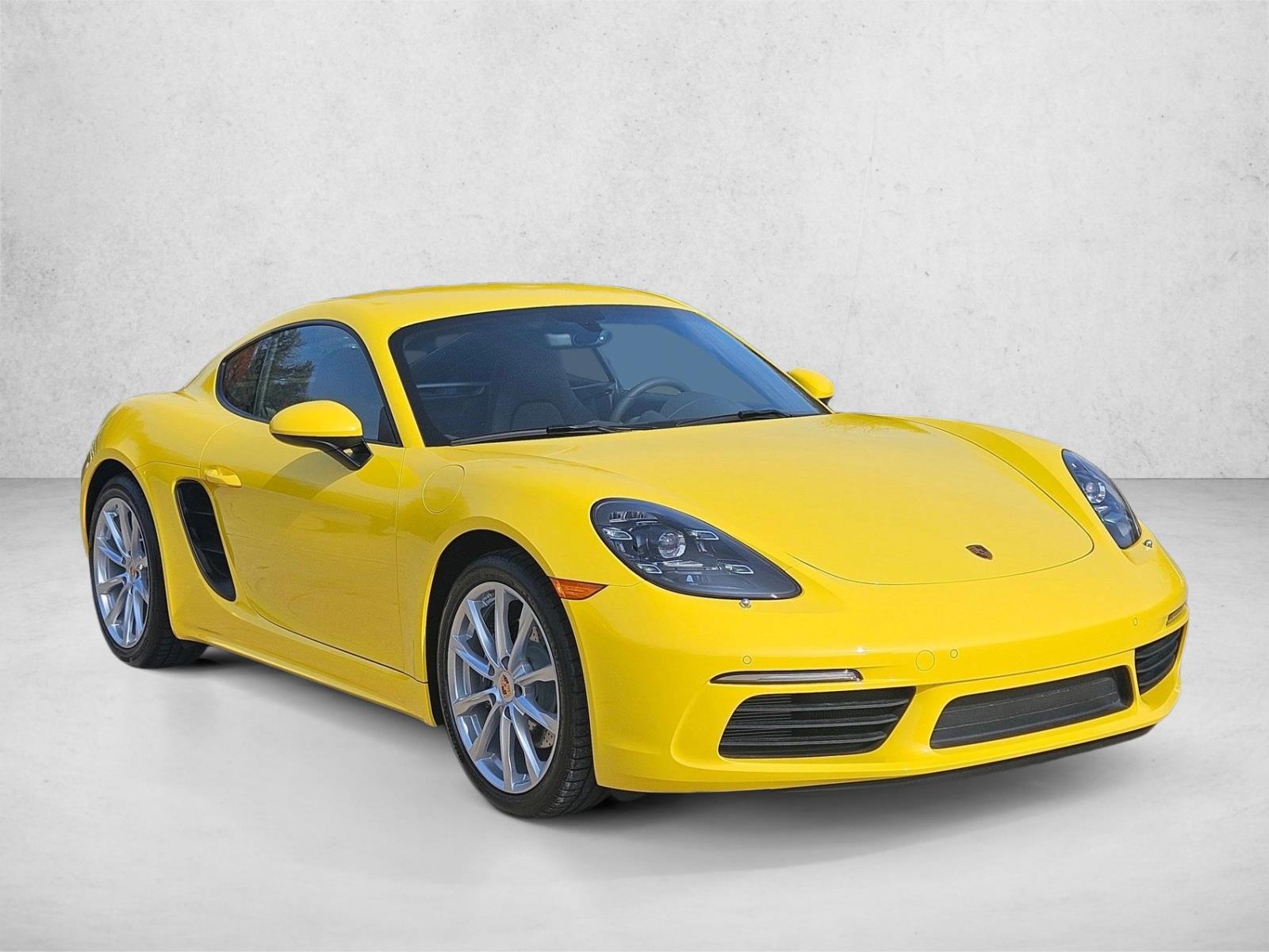 2024 Porsche Cayman photo 3