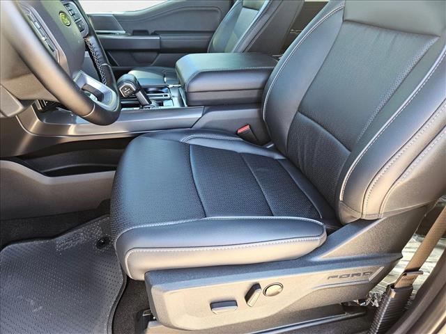 2025 Ford F-150 Lariat photo 4