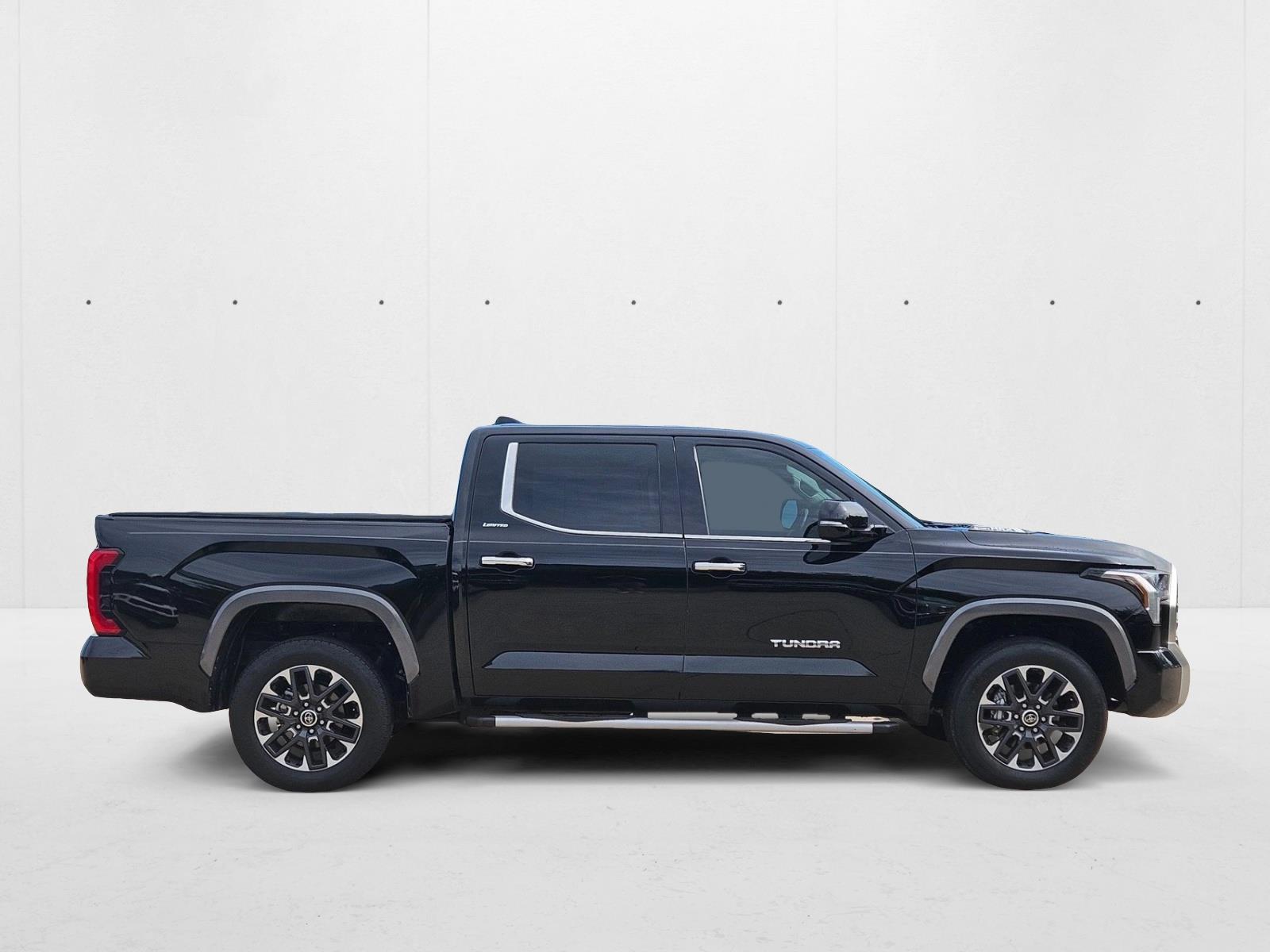2022 Toyota Tundra Limited CrewMax photo 4