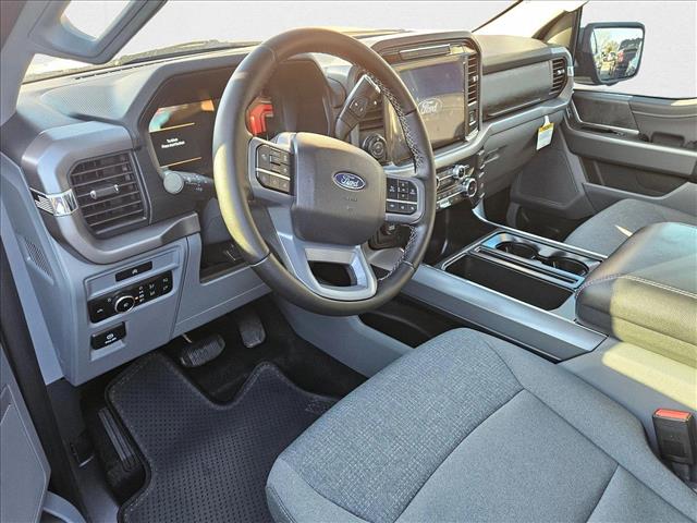 2025 Ford F-150 XLT photo 3