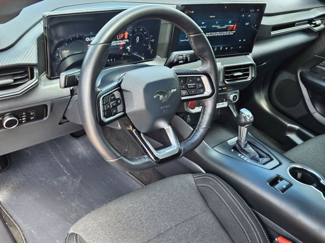 2025 Ford Mustang EcoBoost photo 3