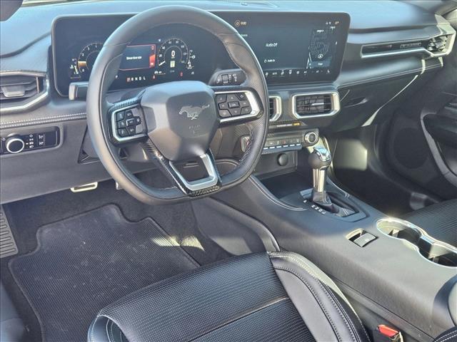 2025 Ford Mustang EcoBoost Premium photo 3