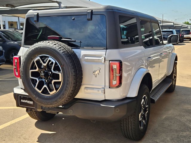 2025 Ford Bronco Outer Banks photo 2