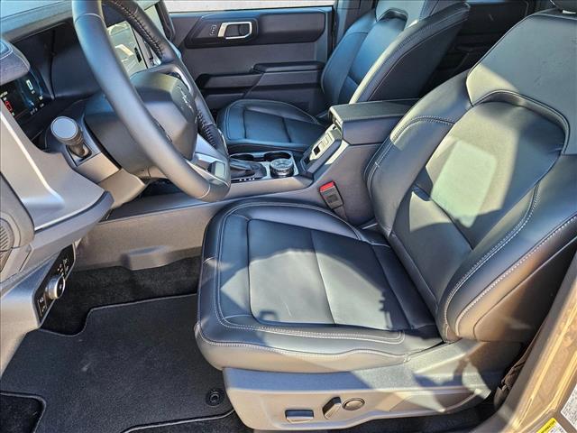 2025 Ford Bronco Outer Banks photo 4