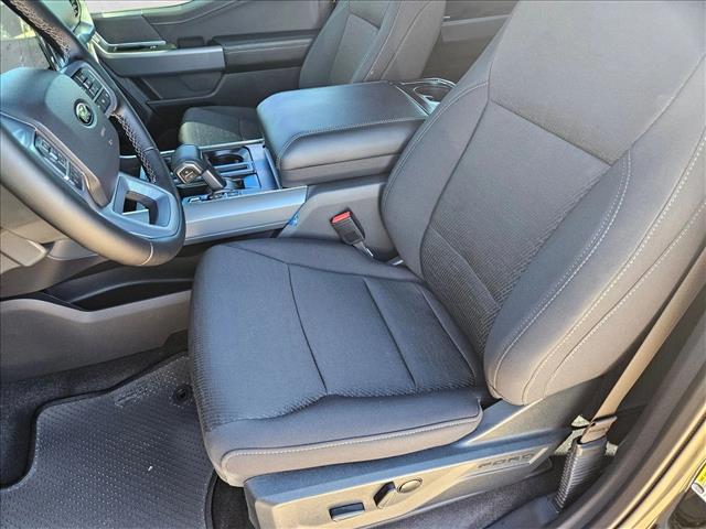 2025 Ford F-150 XLT photo 4