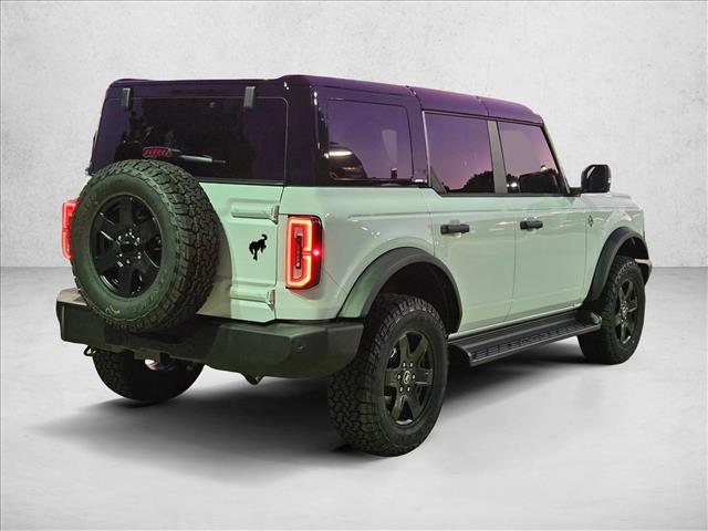 2025 Ford Bronco Outer Banks photo 2