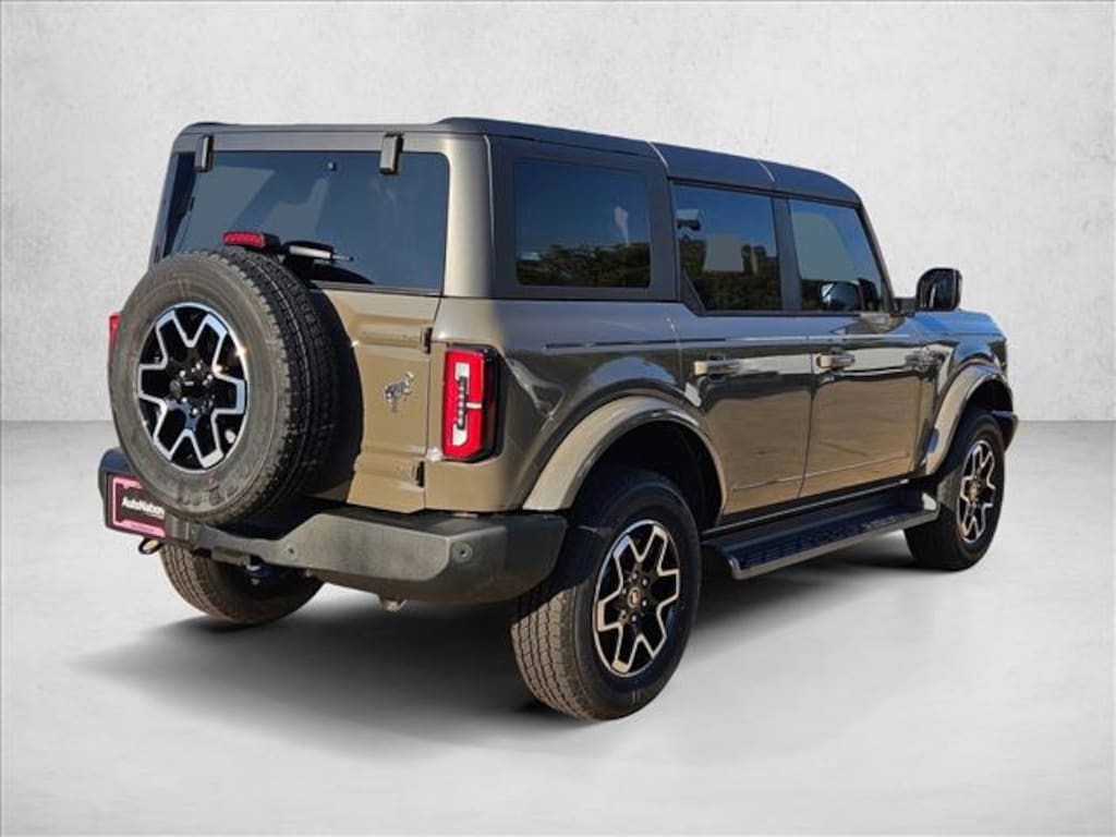 New 2025 Ford Bronco Outer Banks SUV