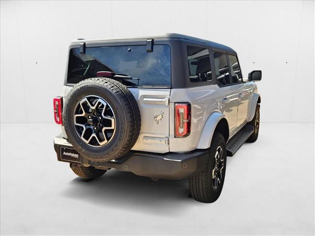 2025 Ford Bronco Outer Banks photo 2