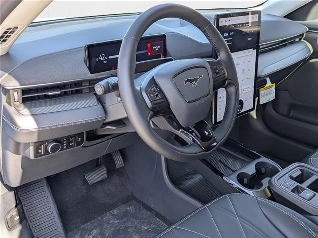 2025 Ford Mustang Mach-E Select photo 3