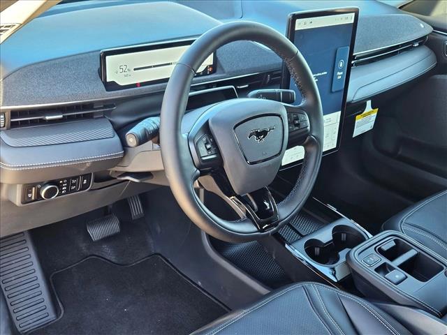 2025 Ford Mustang Mach-E Premium photo 3